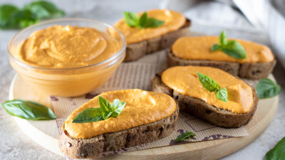 Pâté di Peperoni e Robiola: Cremoso e Affumicato