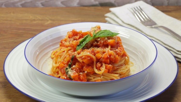 Spaghetti con sugo alle carote