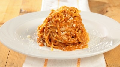 Spaghetti in salsa di funghi e pecorino