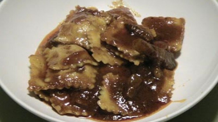 Ravioli fragole e guanciale