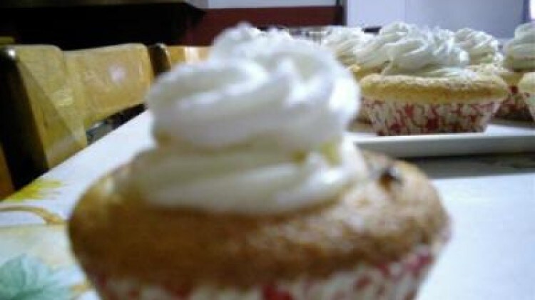 Cupcake con crema bianca