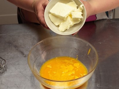 Dolce al limone e crema chantilly