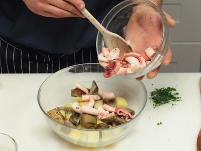 Polpo patate e carciofi in insalata