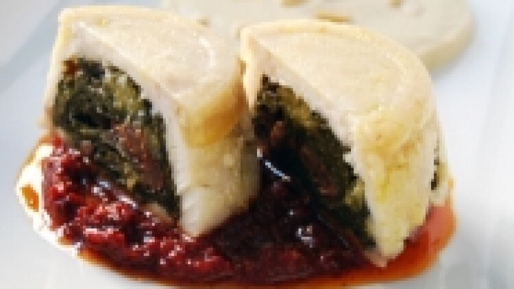 Tortino di persico e cime di rapa su crema di ceci