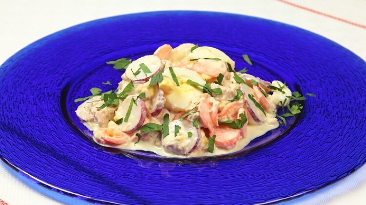 Insalatona con uova e ravanelli