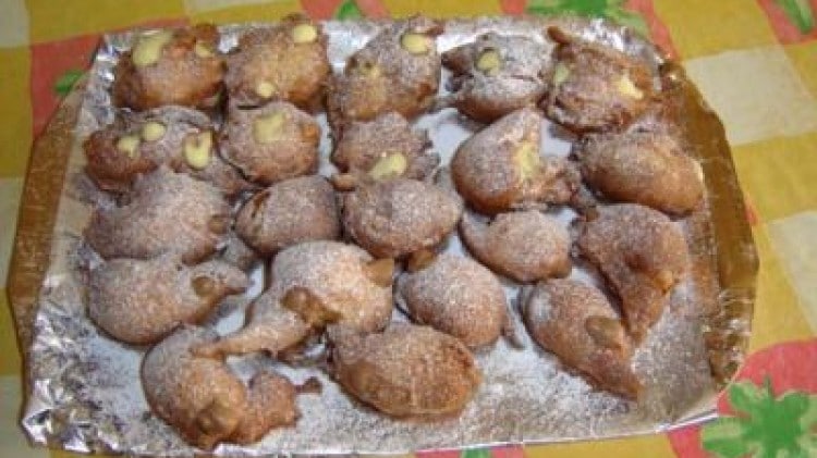 Castagnole con doppia crema