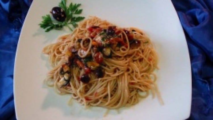 Spaghetti chi cuzzuli niuri i Ganzirri