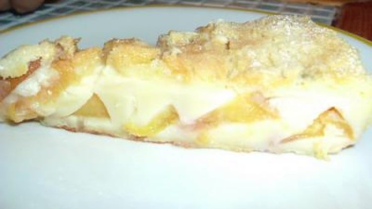 Clafoutis di pesche alla lavanda