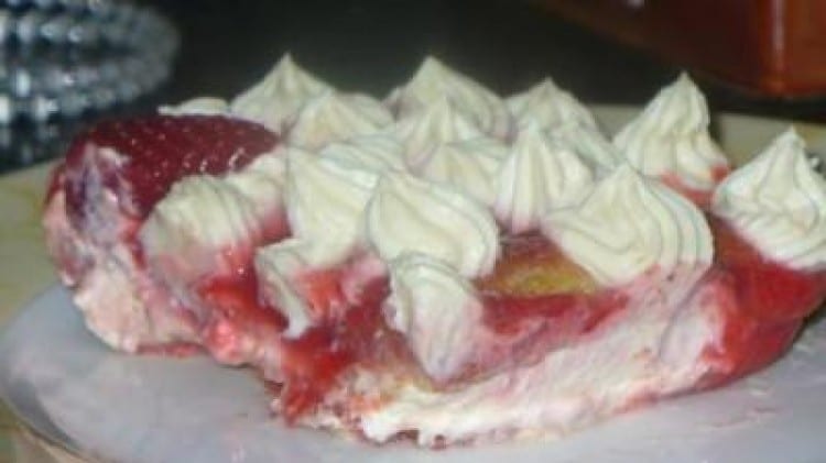 Tortino con coulis di fragole