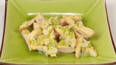 Frittata di pollo pechinese in salsa di cipolle e aglio