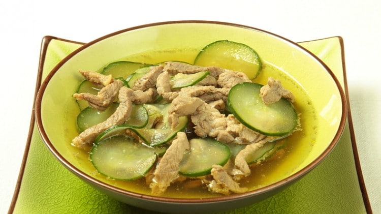 Zuppa di cetriolo e agnello alla pechinese