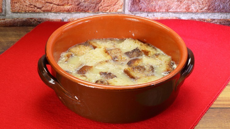 Caldo a la reina