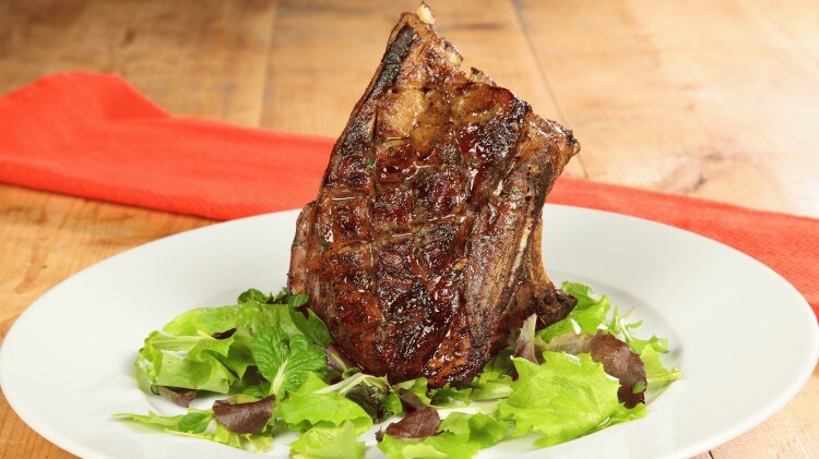 Cordero a la parilla agnello alla griglia in stile argentino