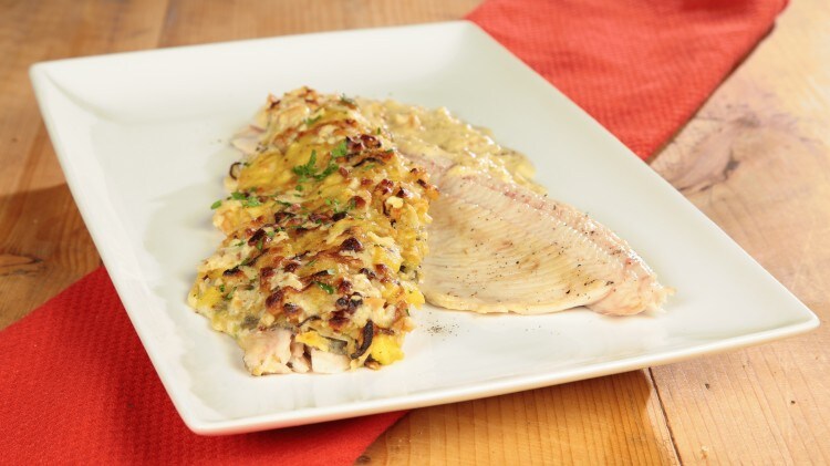 Pescados con almendras Pollo con le mandorle gratinato in forno