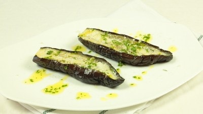Melanzane all'aglio e prezzemolo - Berenjenas con aio y perejil