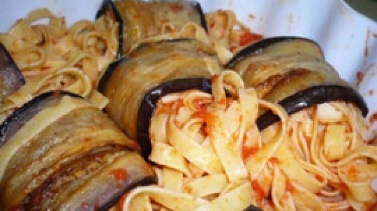 Bauletti di melanzane e tagliatelle