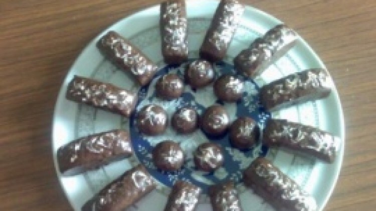 Biscotti di frolla coperti di cioccolato