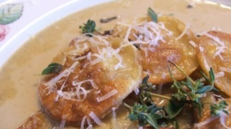 Agnolotti fritti con sfoglia all'amaretto