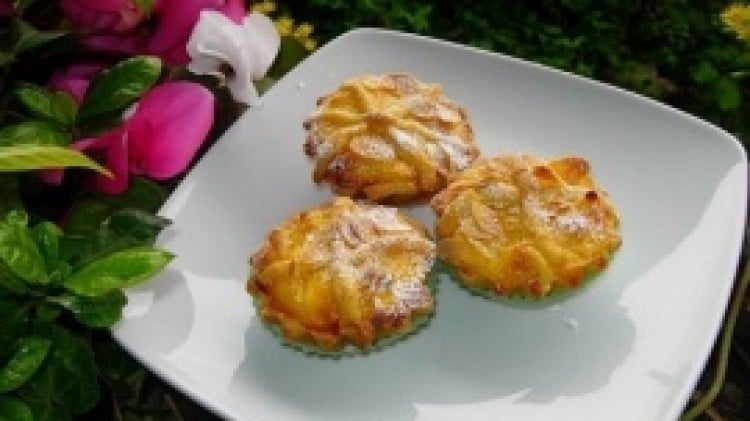 Crostatine di crema alle mandole
