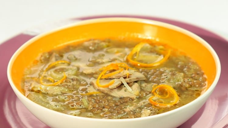 Minestra di lenticchie con petto d'anatra confit all'arancia