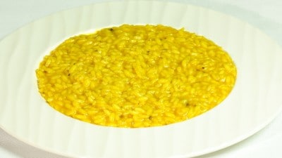 Risotto alla milanese tradizionale