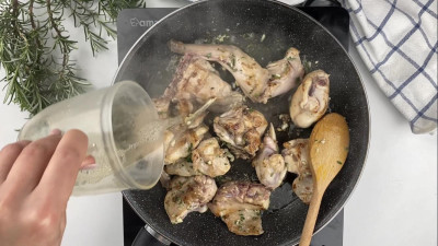 Coniglio Arrosto: Ricetta Saporita e Facile per un Piatto Rustico ...