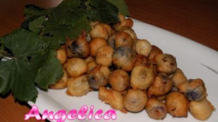 Grappolo d'uva in dolce pastella