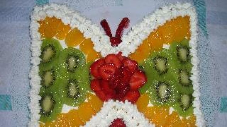 Farfalla alla crema e frutta