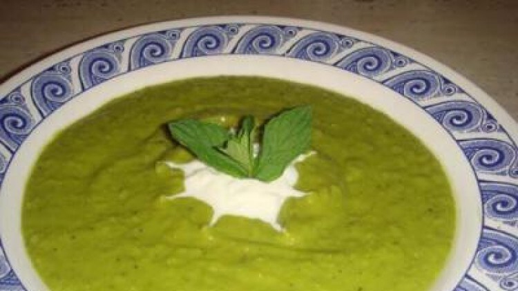 Crema tiepida di piselli alla menta