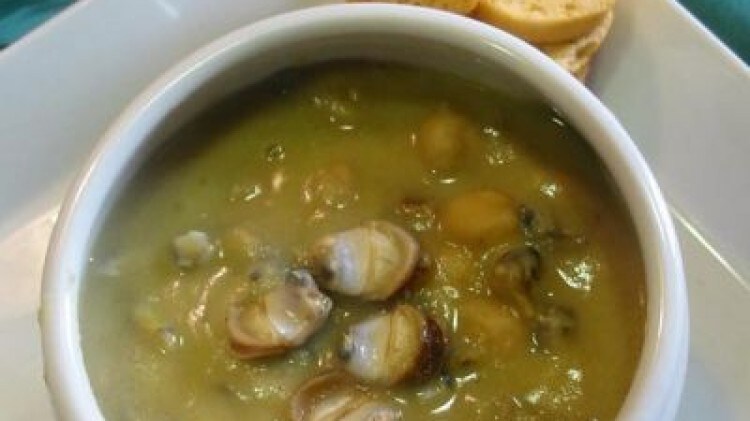 Zuppa di ceci e lumachine di mare al profumo di rosmarino
