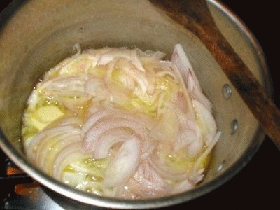 Zuppa di cipolle gratinata saporita