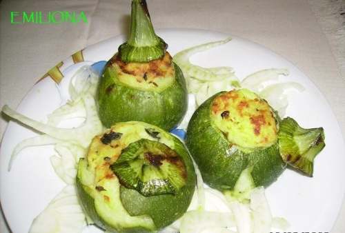 Zucchine tonde ripiene di carne: ricetta facile al forno | Cookaround