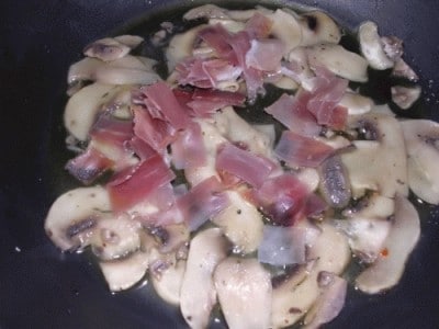 Bocconcini di pollo con funghi e speck: le Vostre ricette ...