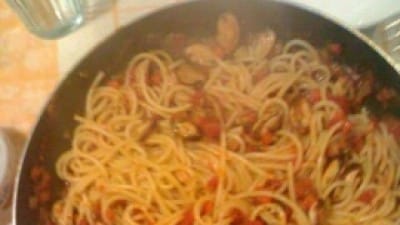 Spaghetti al sugo di cozze