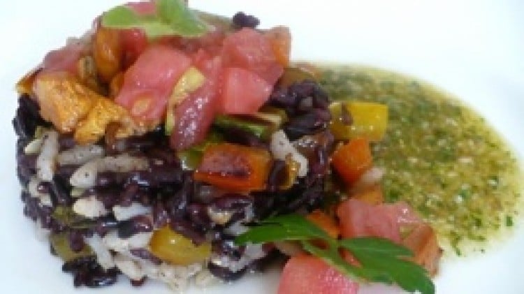 Insalata di doppio riso e salsa di semi