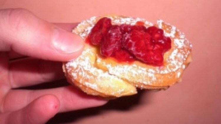 Zeppole ai lamponi