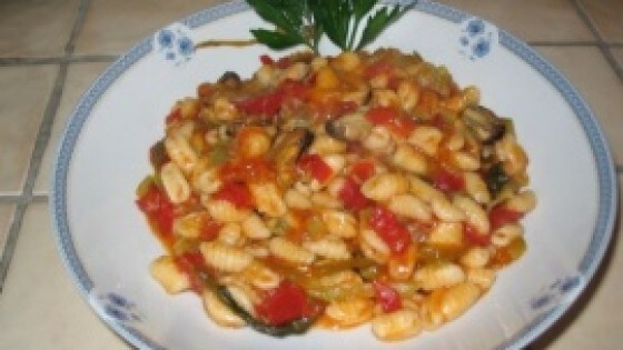 Cavatelli con cozze, fiori e zucchine