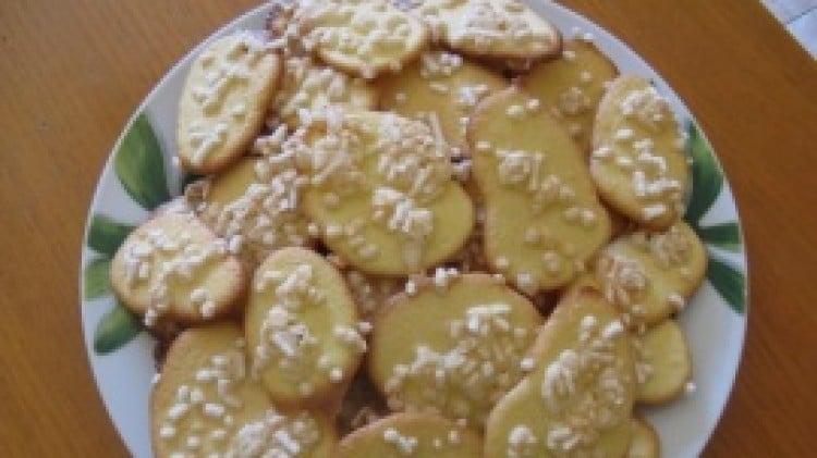 Lingue di gatto con granella di zucchero