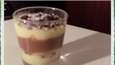Bicchiere multistrato con nutella