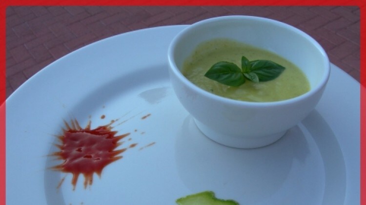 Vellutata di zucchine al profumo di basilico