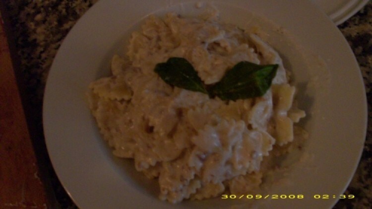 Farfalle alla spuma di olive nere