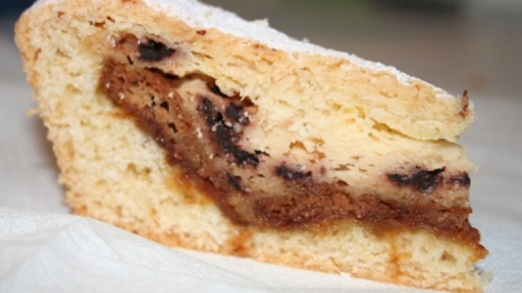 Crostata di amaretti al punch e ricotta