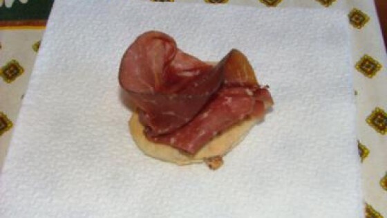 Biscottini al parmigiano, crudo e rosmarino