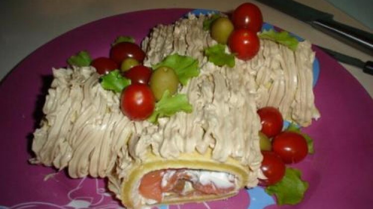 Tronchetto al formaggio e salmone con crema al burro