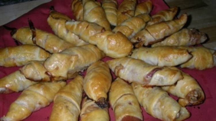 Cannoncini di indivia, crudo e grana