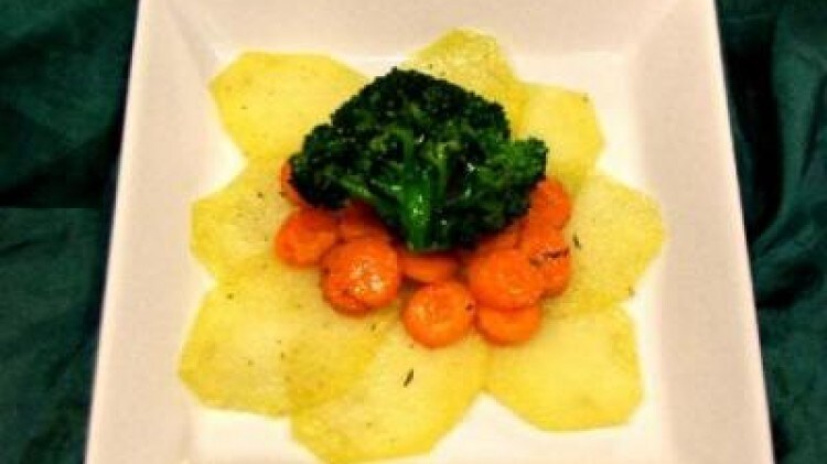 Misto di verdure al profumo d'aglio e timo