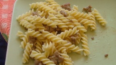 Pasta con salsiccia e besciamella "Annarita"