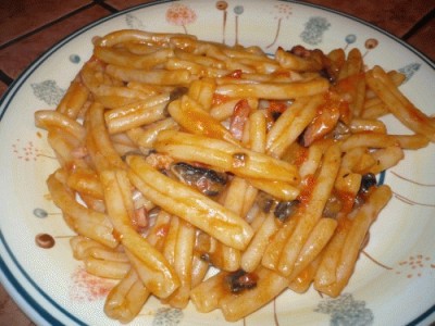 Penne all'arrabiata con funghi: le Vostre ricette | Cookaround