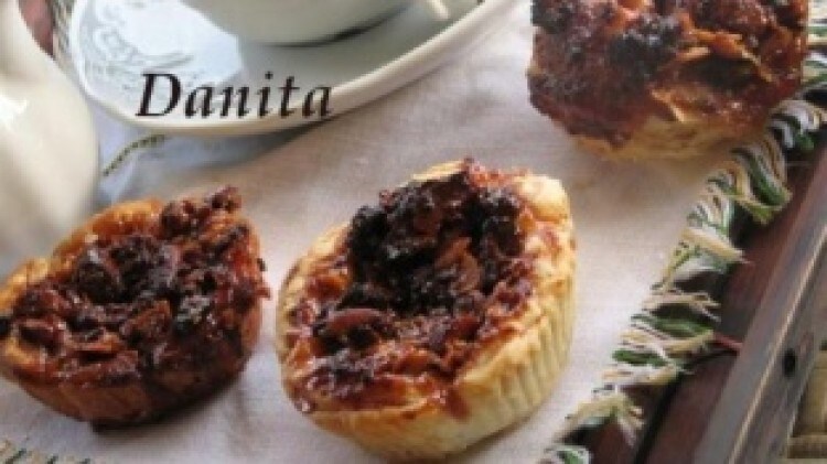 Mini crostatine di frutta secca croccante