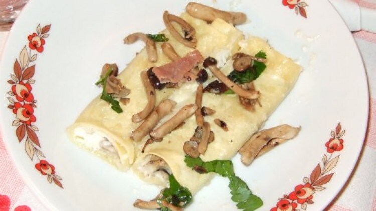 Cannelloni besciamella, crudo e pioppini, profumati alle erbe